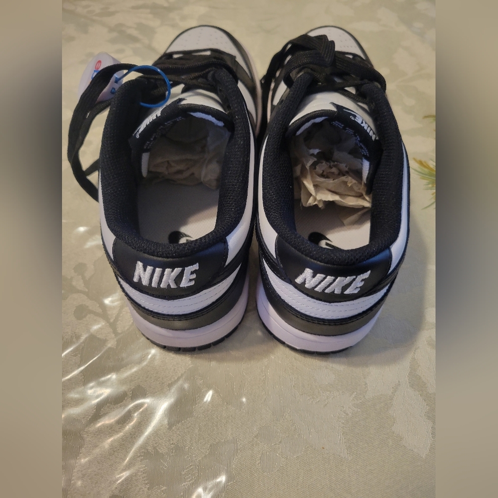 Nike Women's Dunk Low Shoes PANDA Black White New Size 9.5 - Picture 6 of 9